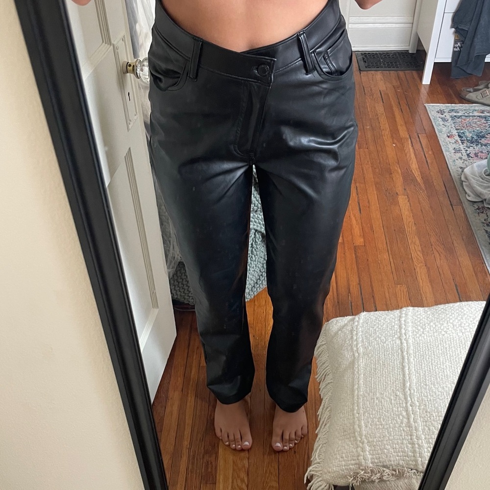 Abercrombie vegan leather crossover pants! SIZE 28